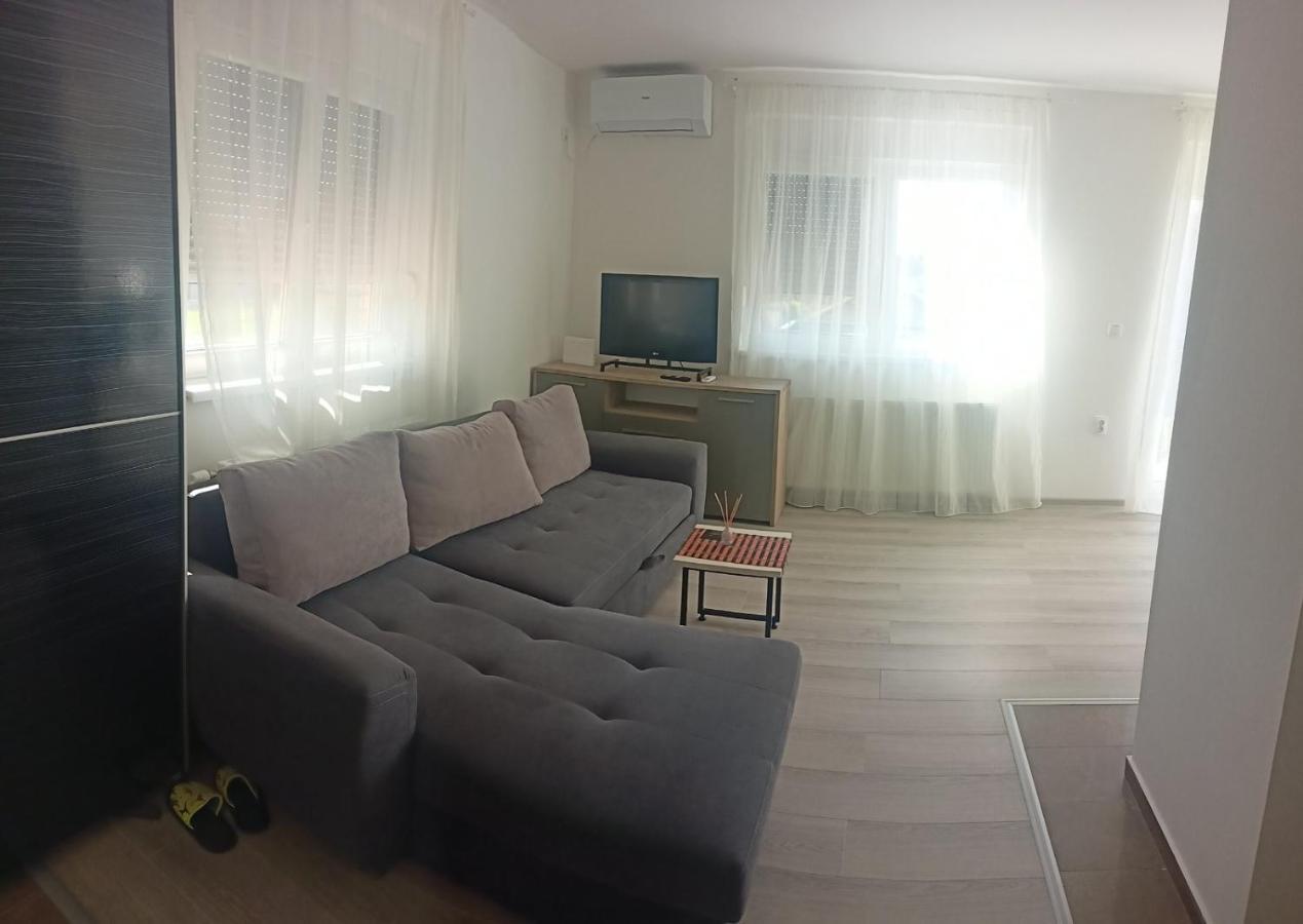 Lane Apartmani Veternik Экстерьер фото